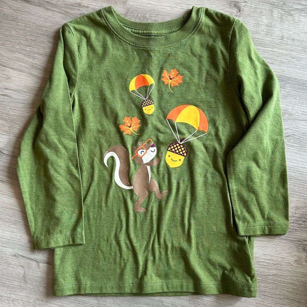 Autumn Fall Theme Long Sleeve Graphic T-Shirt Green with Squirrel Leaves Acorns